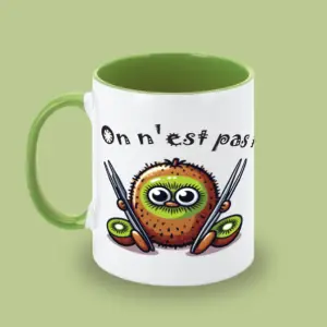 mug humour kiwi bicolore vert kiwi avec inscription humoristique – On n'est pas là pour épiler les kiwis – Aela Creations